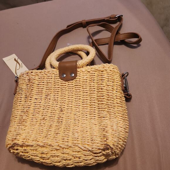 Collection Eighteen Yellow Straw Purse With Shoulder Straap - Picture 2 of 6